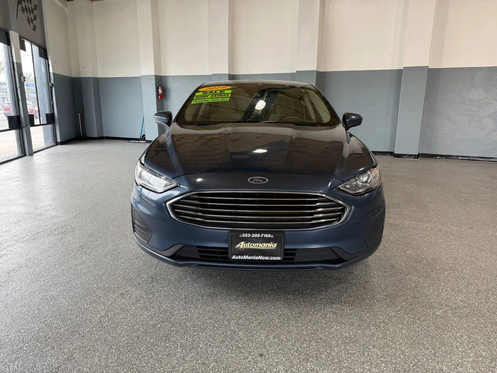 Used 2019 Ford Fusion SE image 2