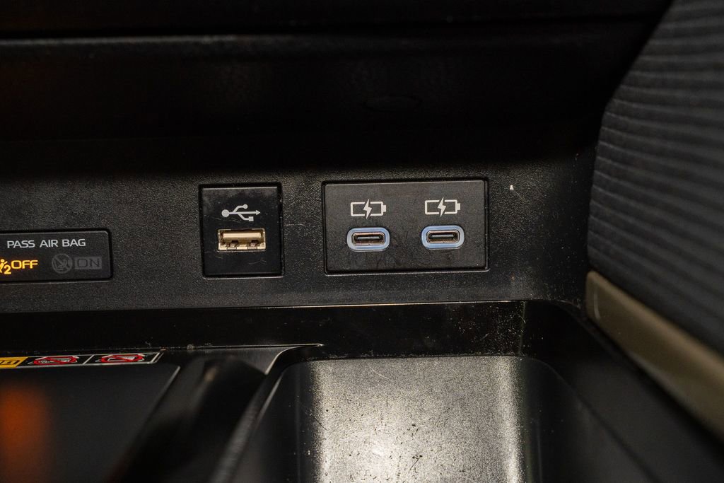 Used 2025 Toyota Camry SE image 14