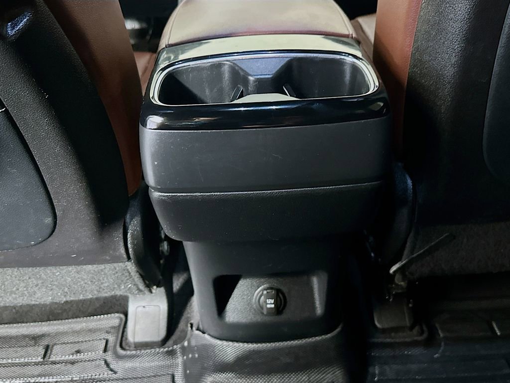 Used 2024 Kia Telluride EX w/ EX Captain's Chair Package image 27