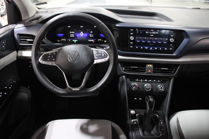 Used 2022 Volkswagen Taos SE w/ Panoramic Sunroof Package FWD image 31