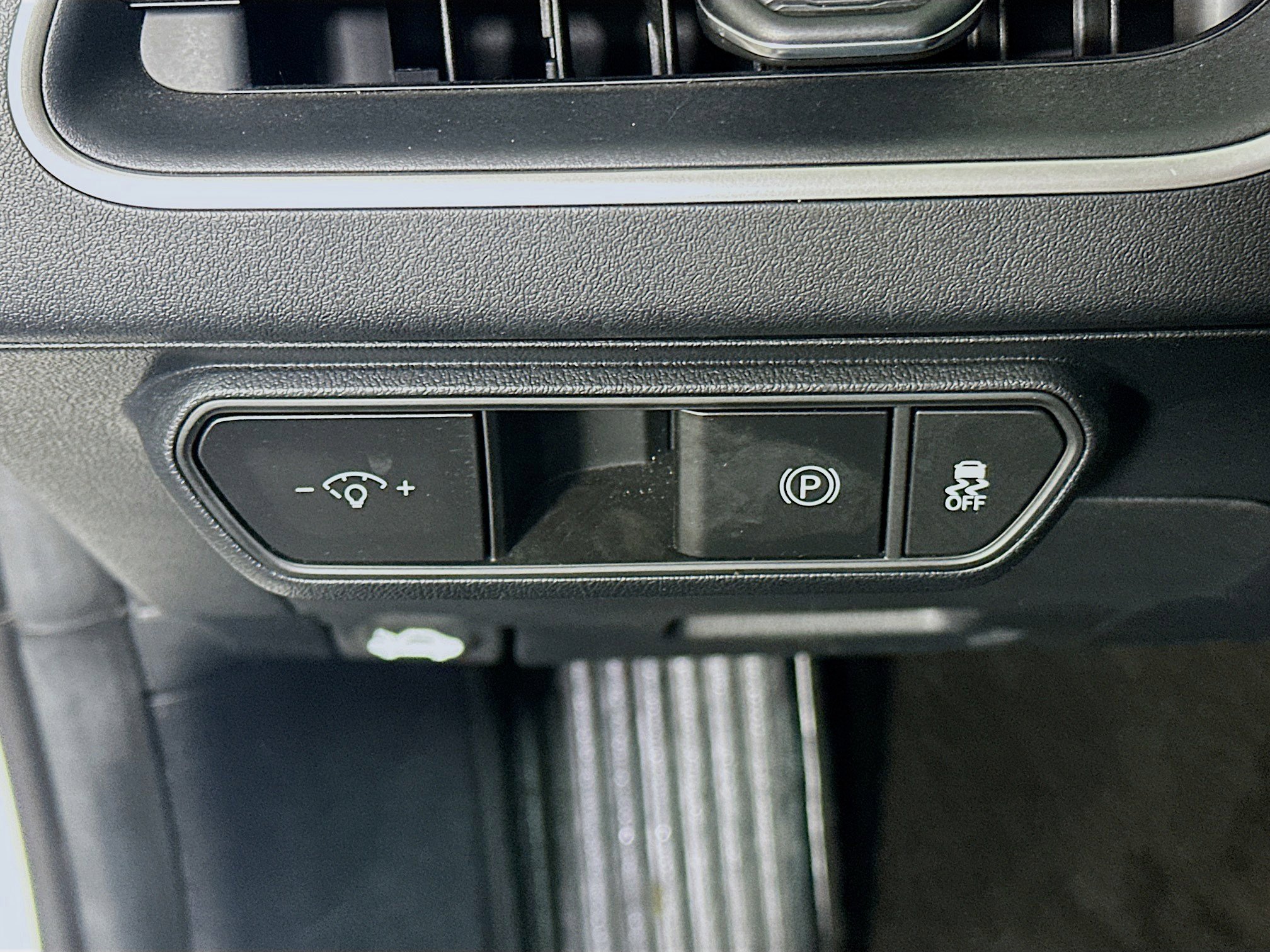 Used 2025 Kia K4 LXS image 17