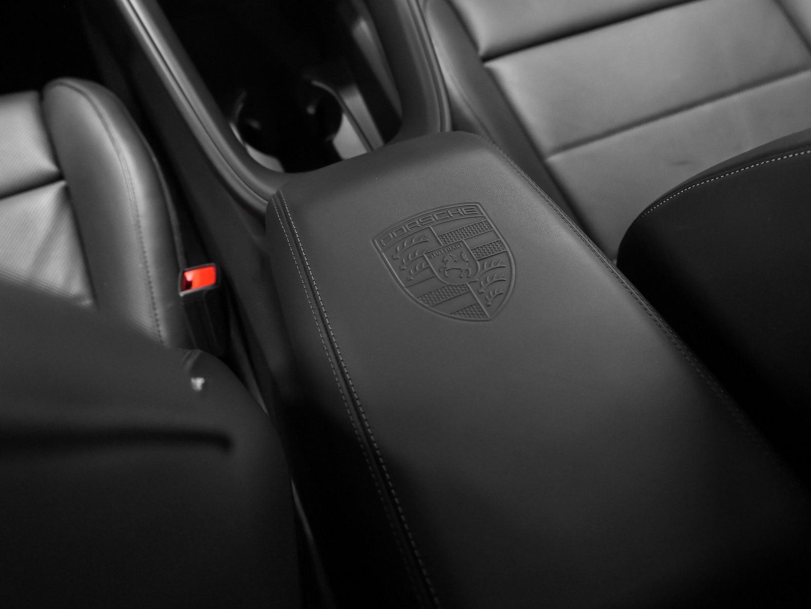 Certified 2025 Porsche Macan 4 Electric image 40