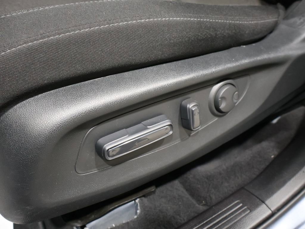 Used 2025 Honda CR-V EX image 12