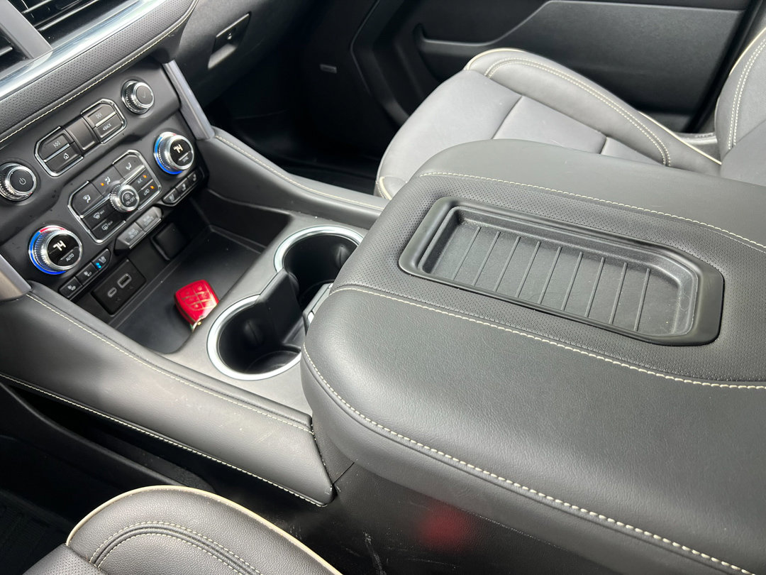 Used 2024 GMC Yukon SLT w/ SLT Luxury Package image 27