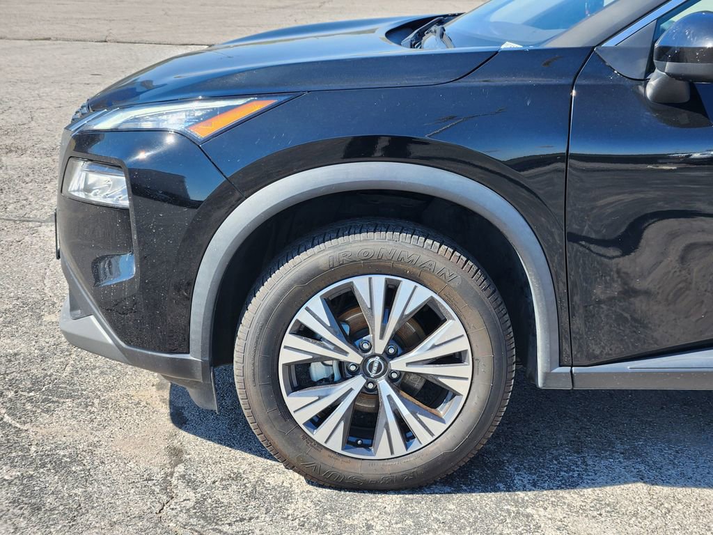 Used 2023 Nissan Rogue SV image 8