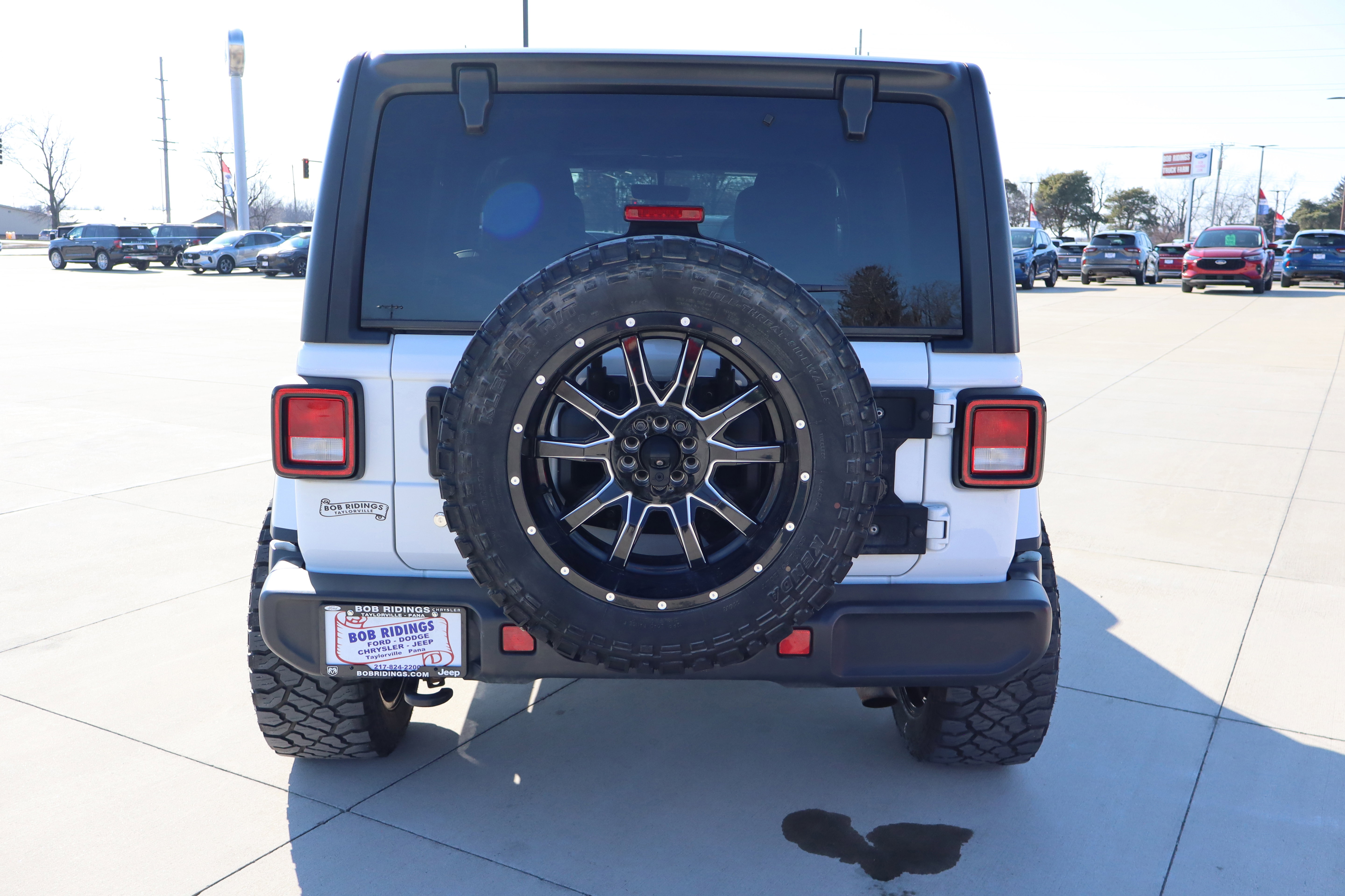 Used 2018 Jeep Wrangler Unlimited Sahara image 7