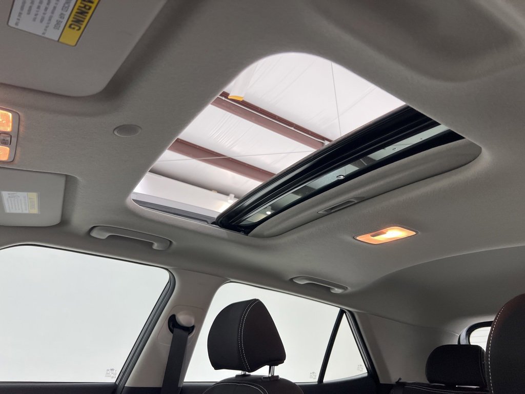 Used 2024 Hyundai Venue SEL image 17