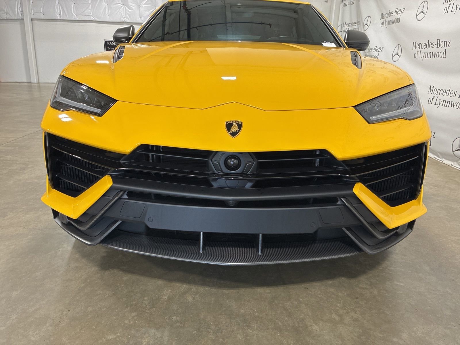 Used 2024 Lamborghini Urus Performante image 3