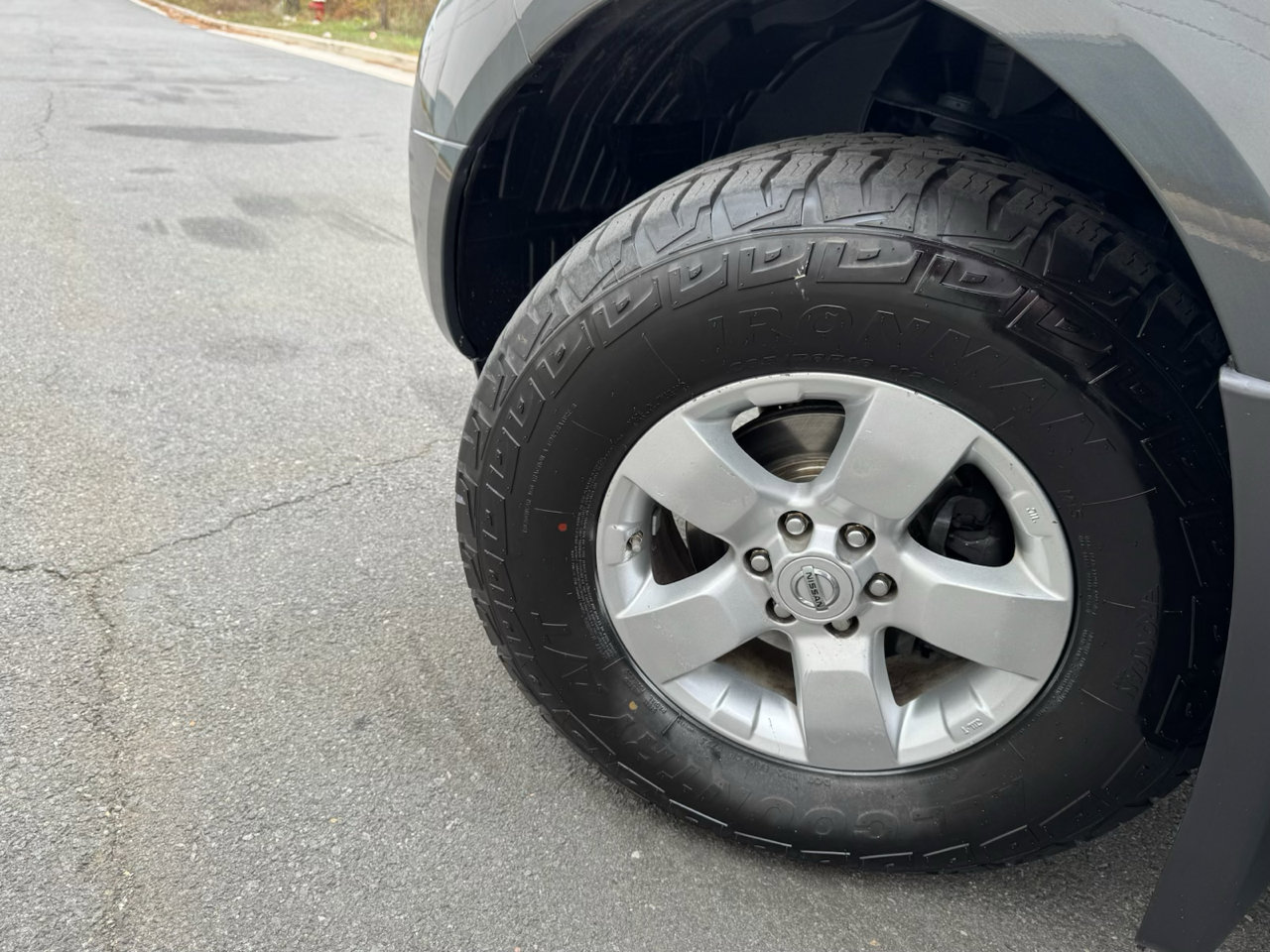 Used 2012 Nissan Frontier SV image 30