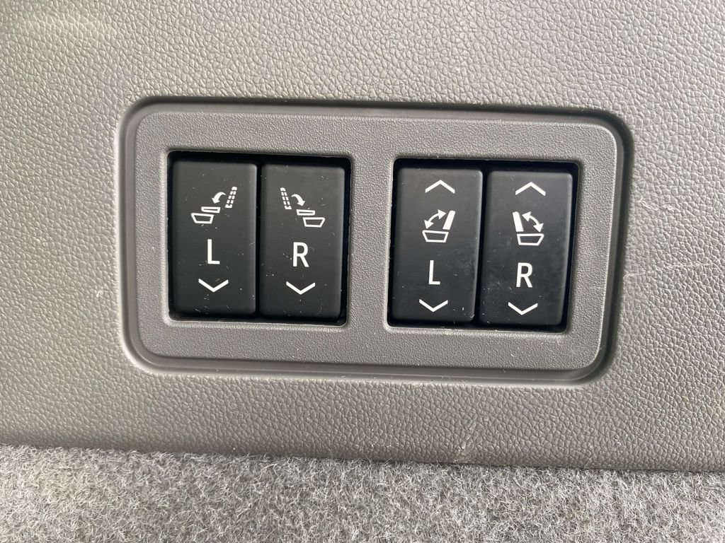 Used 2023 Cadillac XT6 Premium Luxury image 22