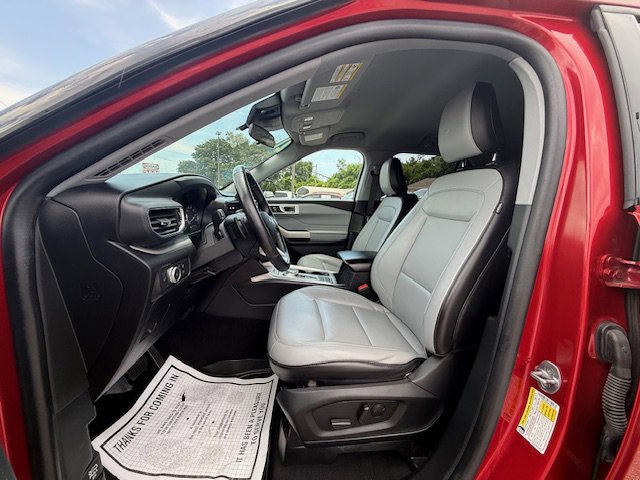 Used 2021 Ford Explorer XLT w/ Equipment Group 202A image 5