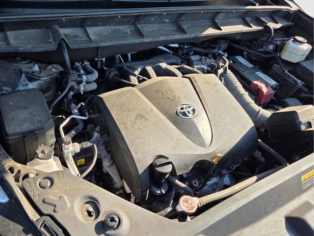 Used 2021 Toyota Highlander XLE AWD/4WD image 24