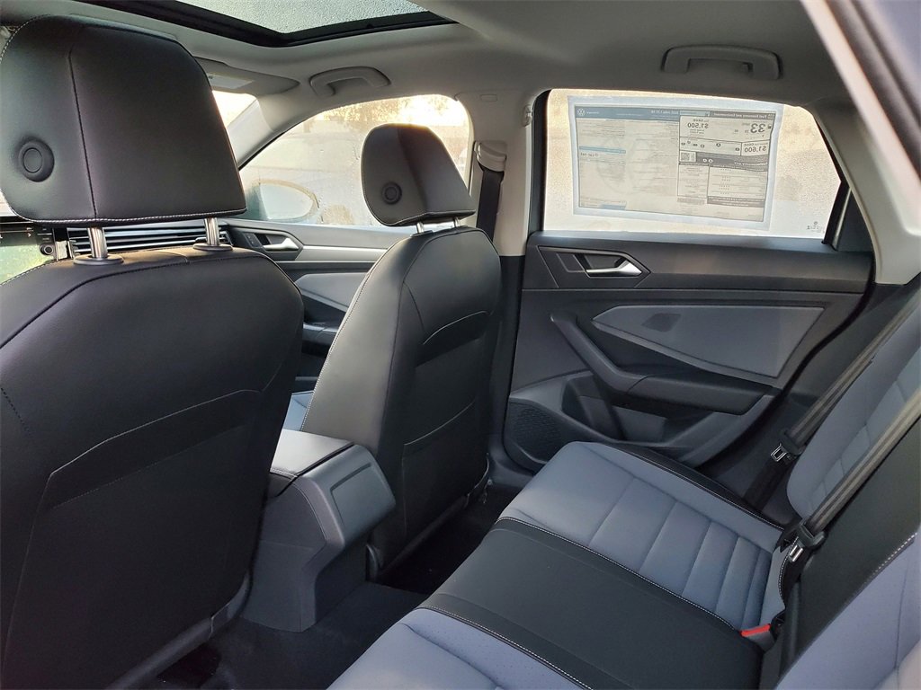 New 2025 Volkswagen Jetta SE image 5