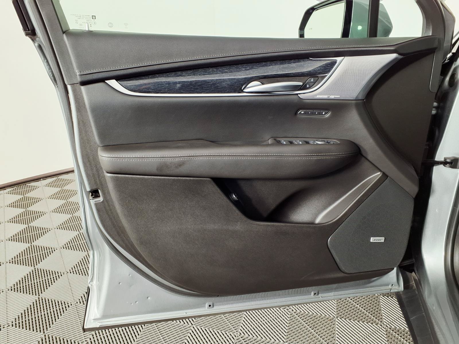 Certified 2023 Cadillac XT5 Premium Luxury AWD/4WD image 16