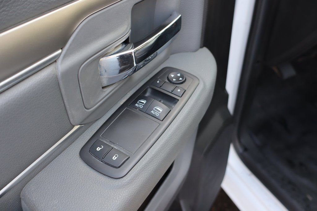 Used 2018 RAM 3500 Tradesman w/ Power & Remote Entry Group image 9