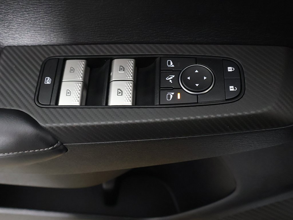 Used 2024 Mitsubishi Outlander SE Black Edition image 39