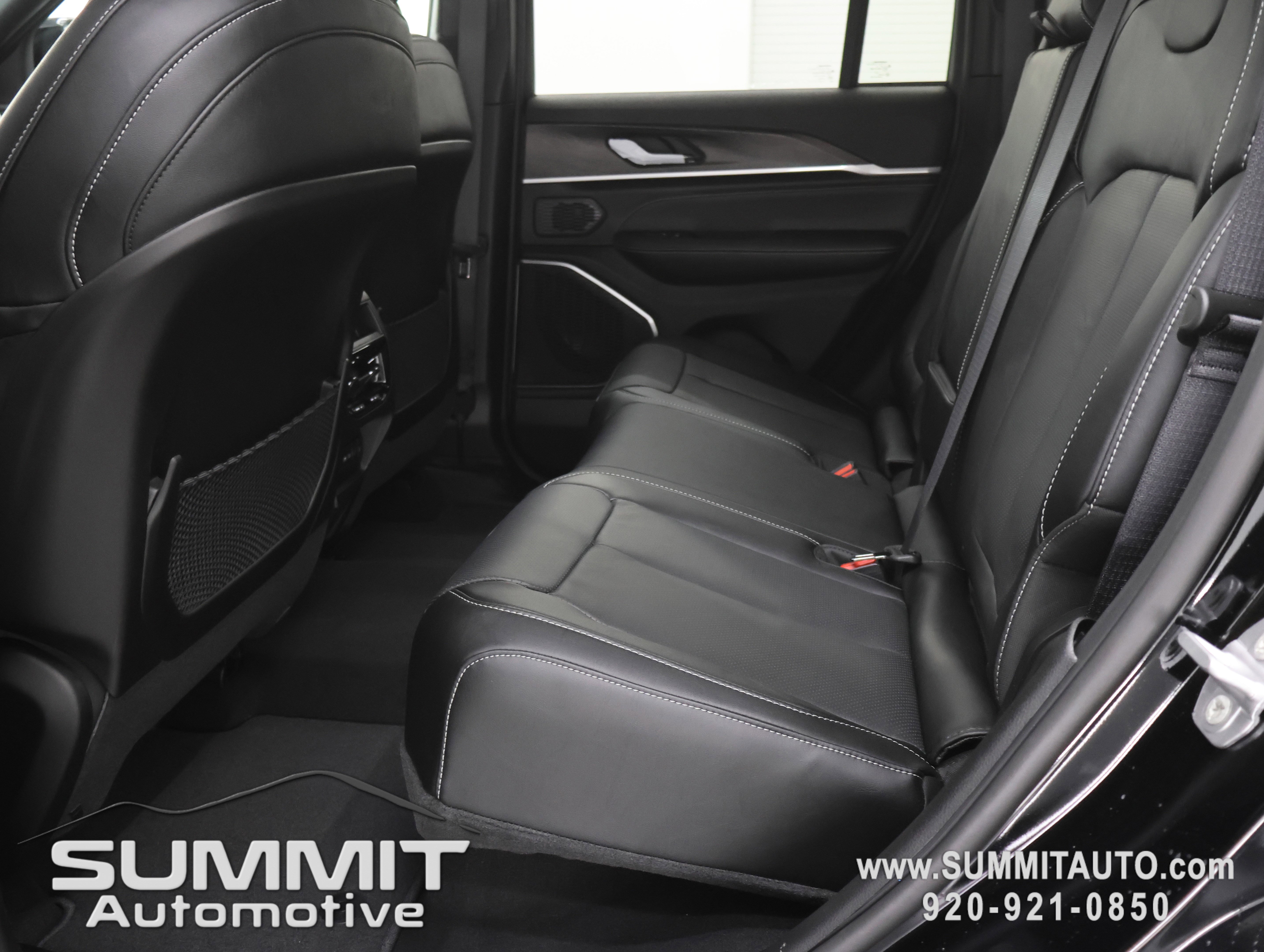 New 2026 Jeep Grand Cherokee Limited Reserve image 9