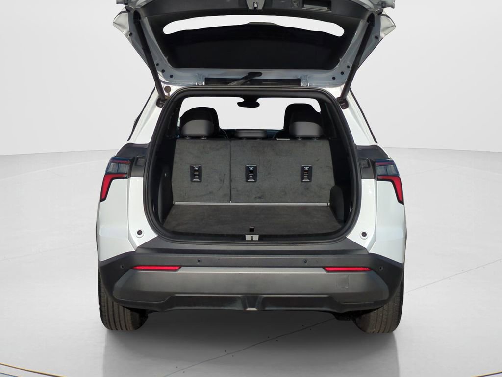 Used 2025 Chevrolet Equinox LT w/ Convenience Package II image 12