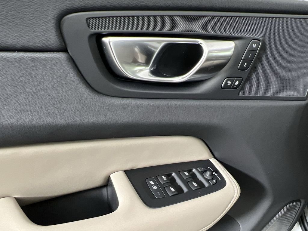 New 2026 Volvo XC60 B5 Core image 15