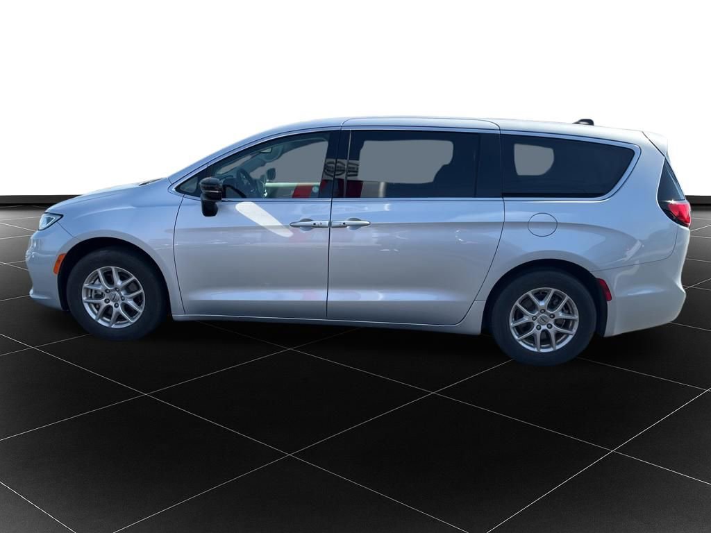Used 2024 Chrysler Pacifica Touring-L FWD video 2