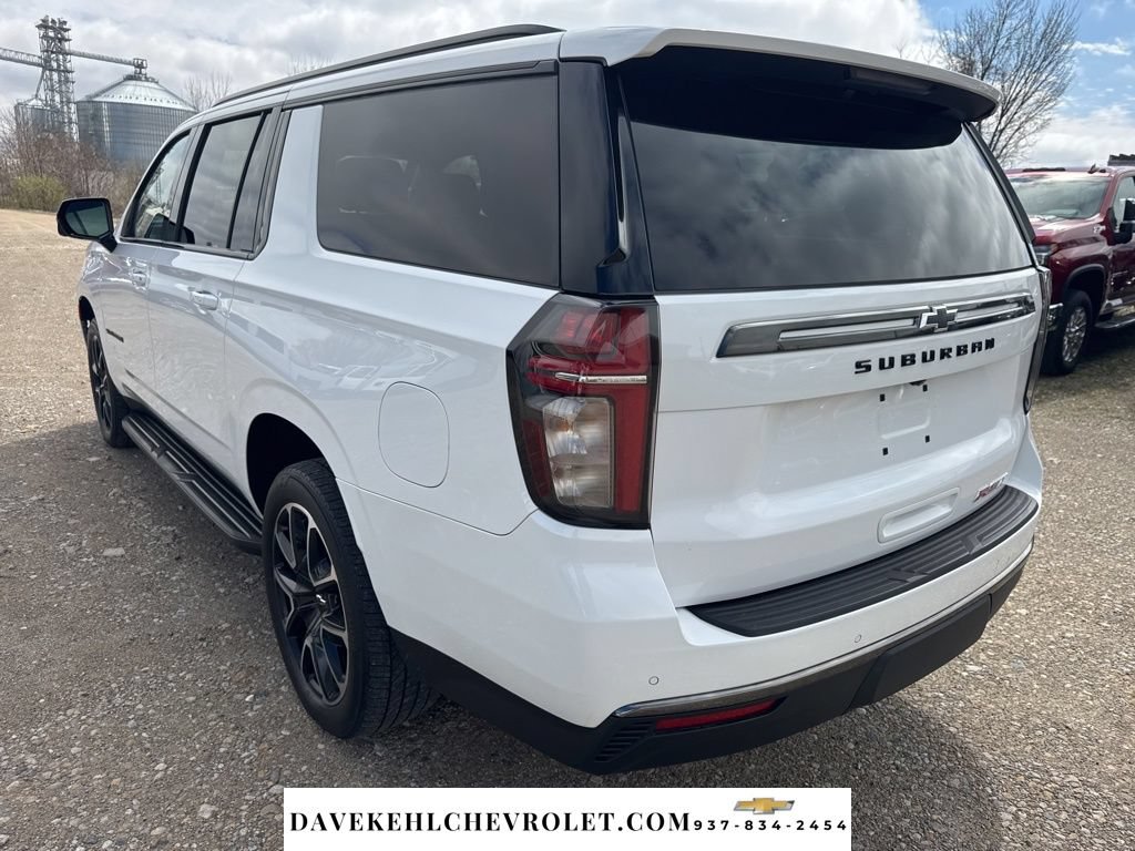 Used 2022 Chevrolet Suburban RST w/ Luxury Package AWD/4WD image 3