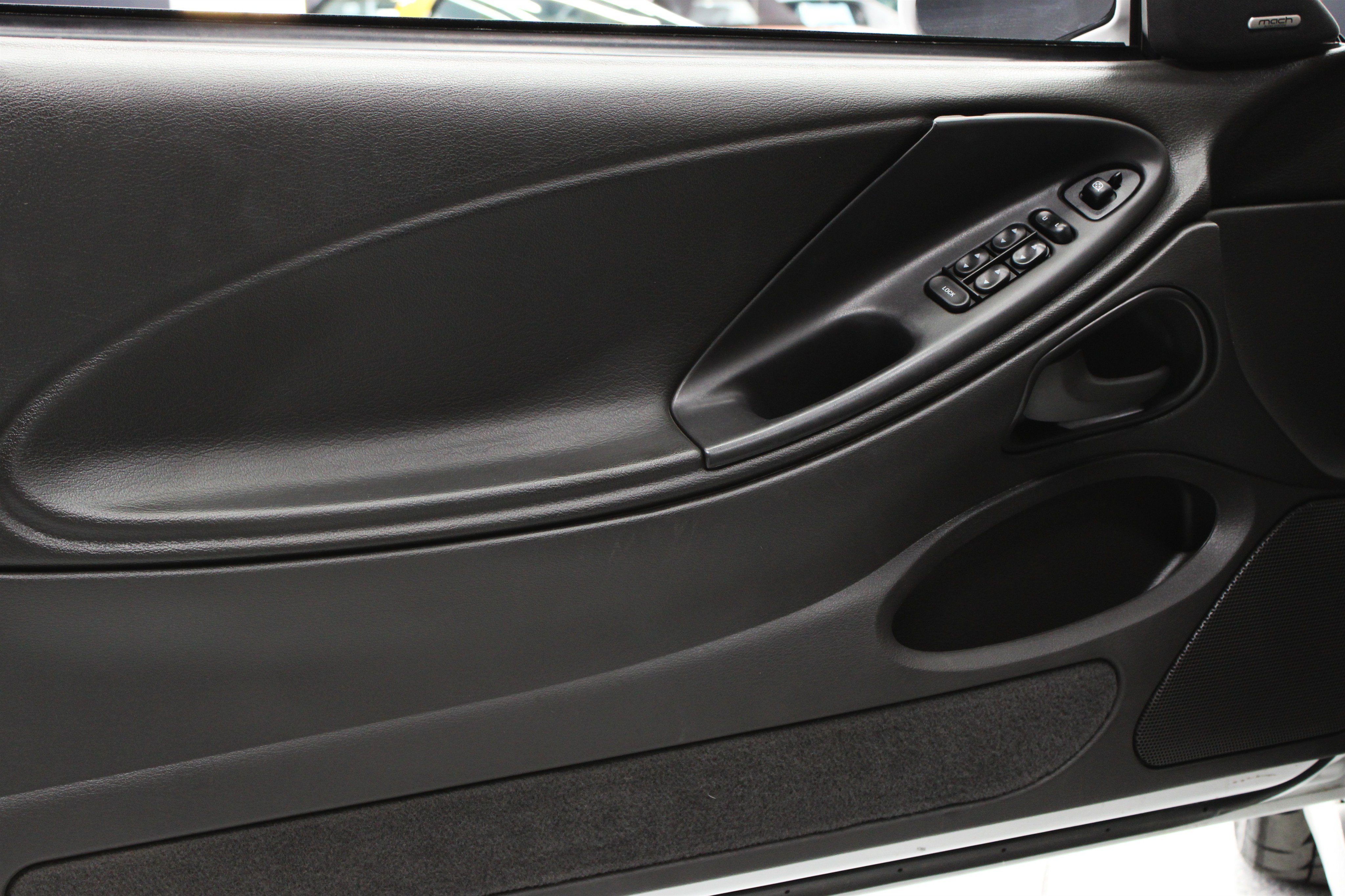 Used 2004 Ford Mustang Cobra RWD image 6