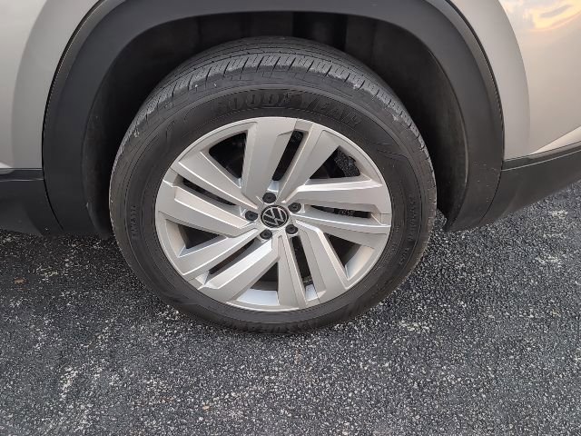 Used 2023 Volkswagen Atlas Cross Sport SE image 7