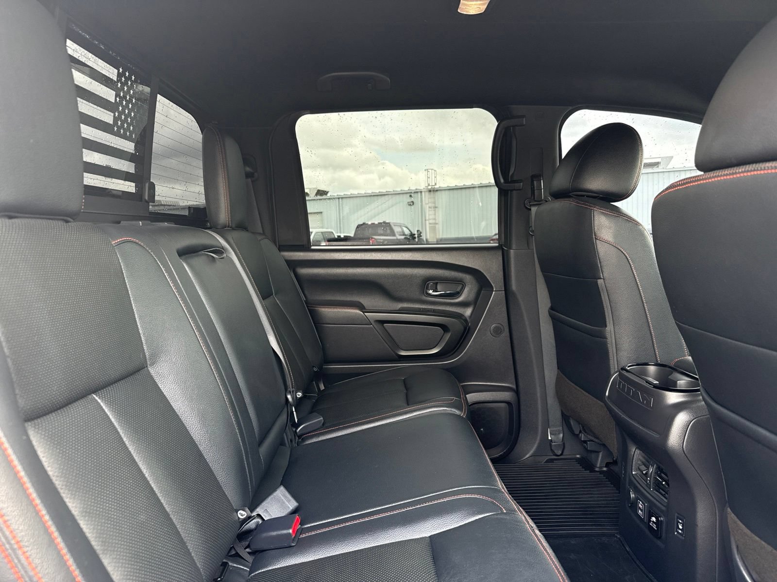 Used 2023 Nissan Titan PRO-4X w/ Pro-4x Convenience Package AWD/4WD image 8