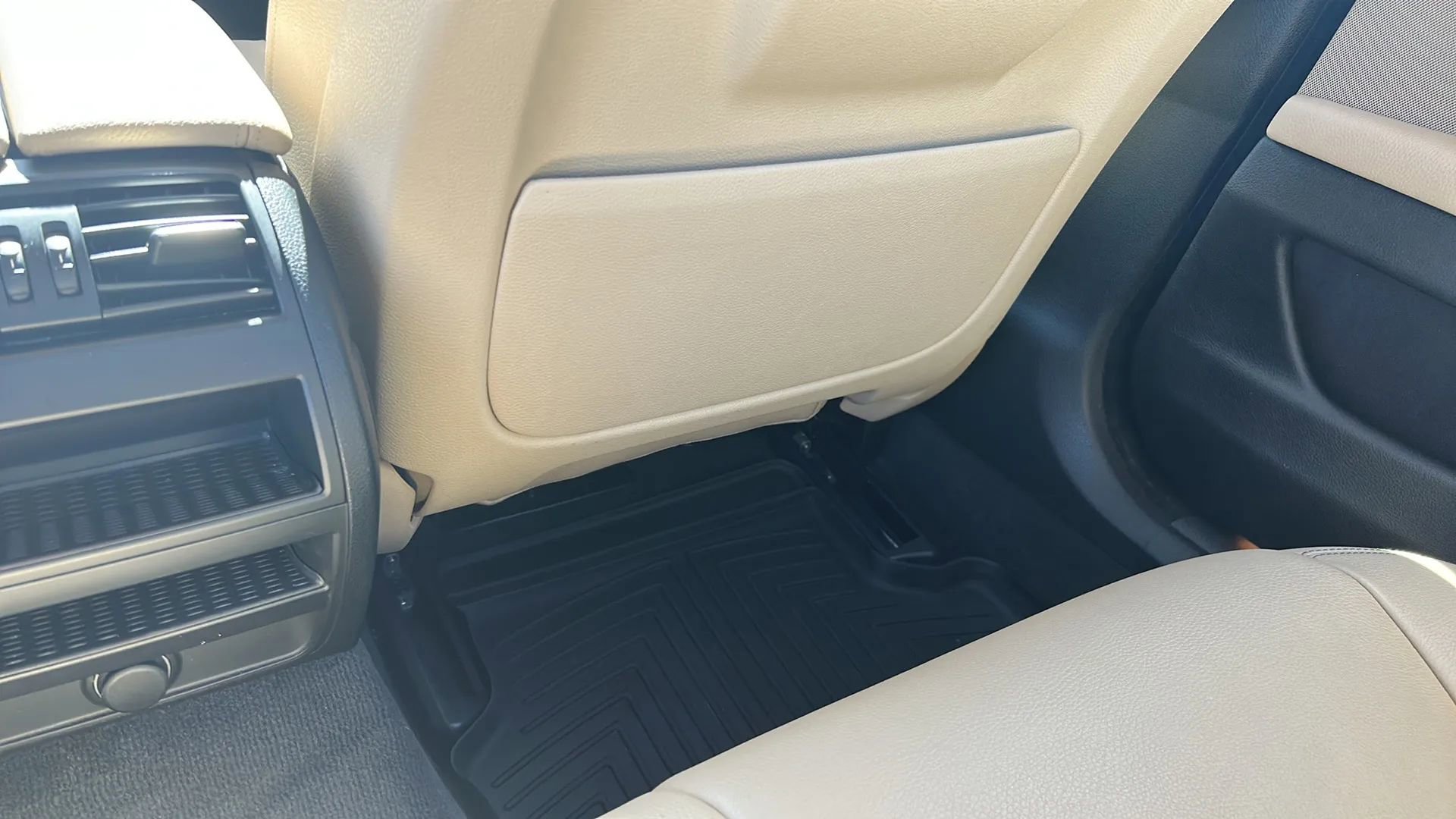 Used 2016 BMW 535i Sedan w/ Luxury Line image 23