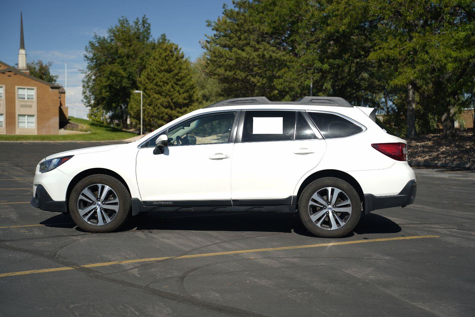 Used 2018 Subaru Outback 3.6R Limited AWD/4WD image 2