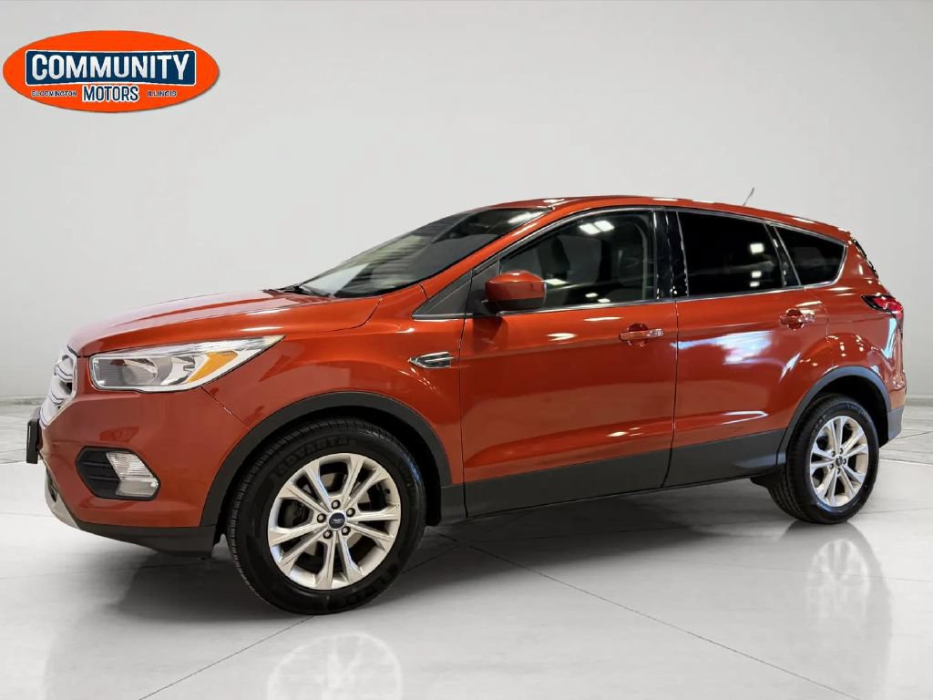 Used 2019 Ford Escape SE FWD image 2
