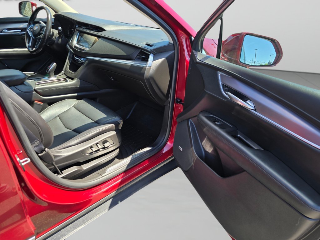 Used 2018 Cadillac XT5 Premium Luxury w/ Driver Assist Package AWD/4WD image 29