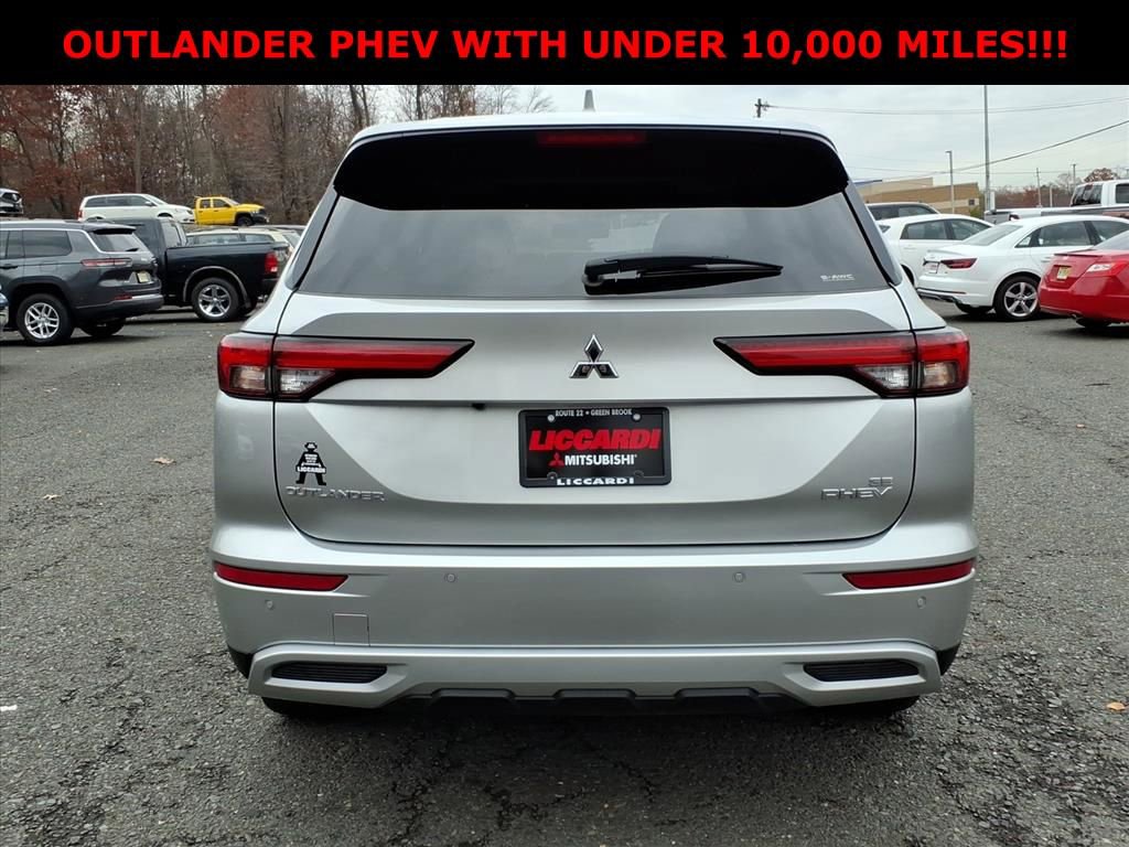 Used 2025 Mitsubishi Outlander SE image 6