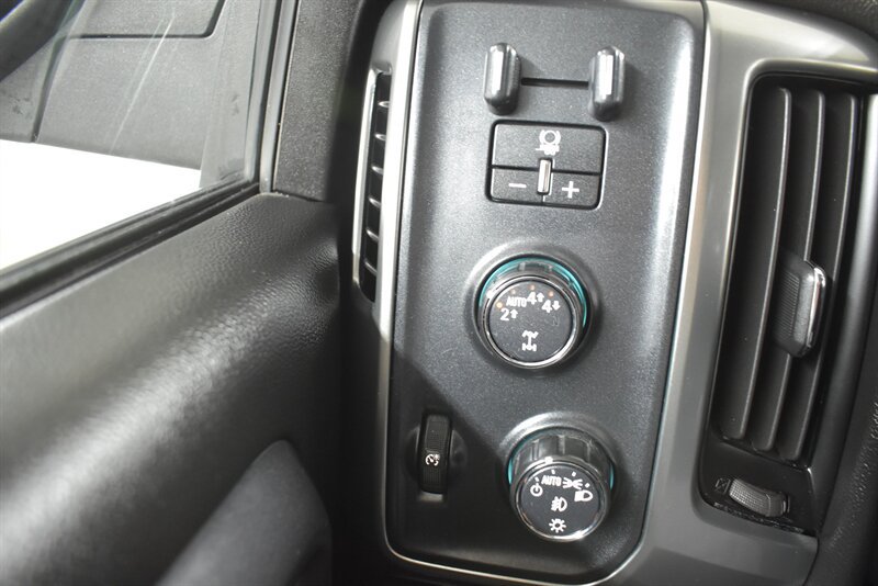 Used 2019 Chevrolet Silverado 1500 LT w/ All Star Edition AWD/4WD image 11