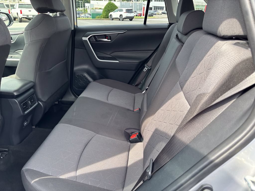 Used 2025 Toyota RAV4 XLE AWD/4WD image 42