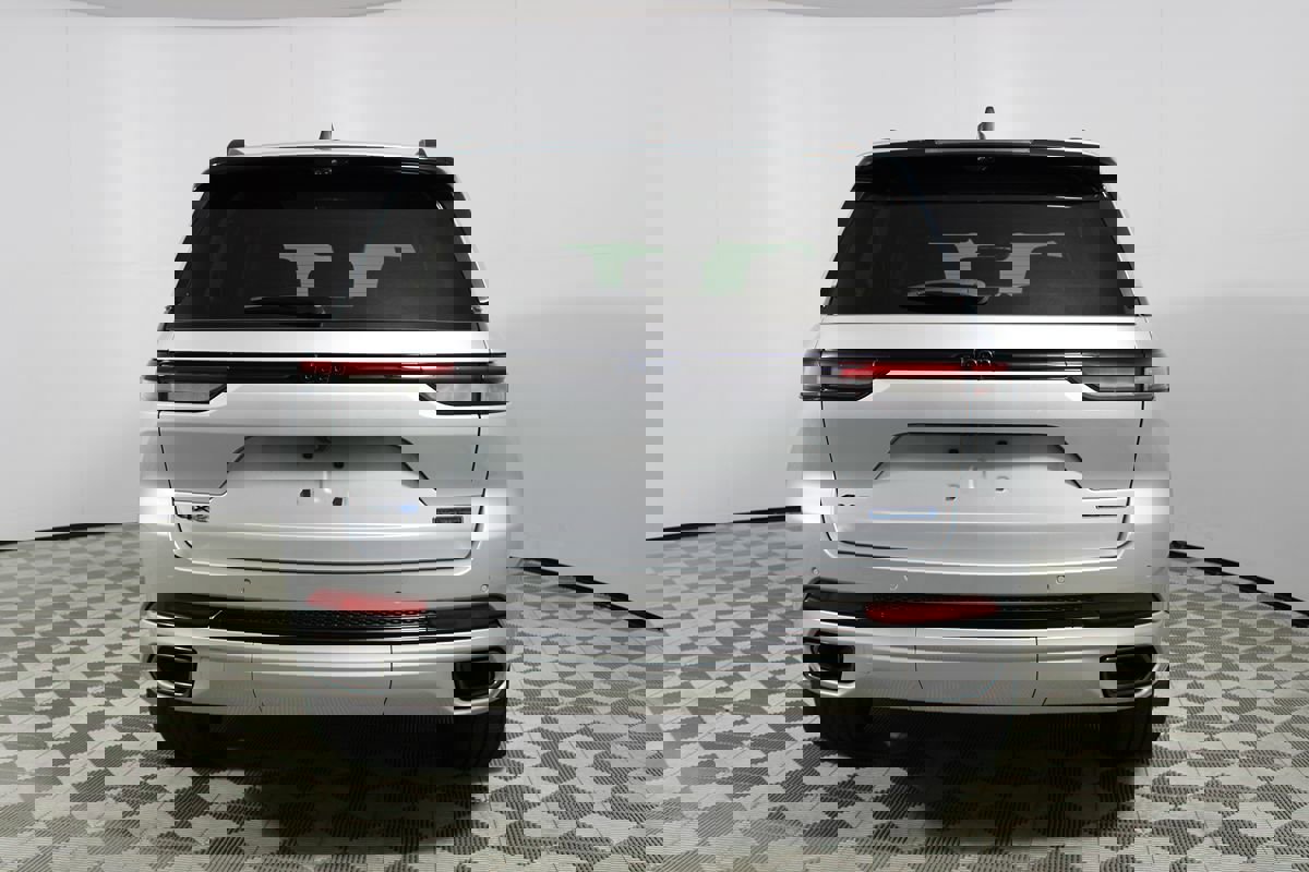 Used 2023 Jeep Grand Cherokee 30th Anniversary image 46