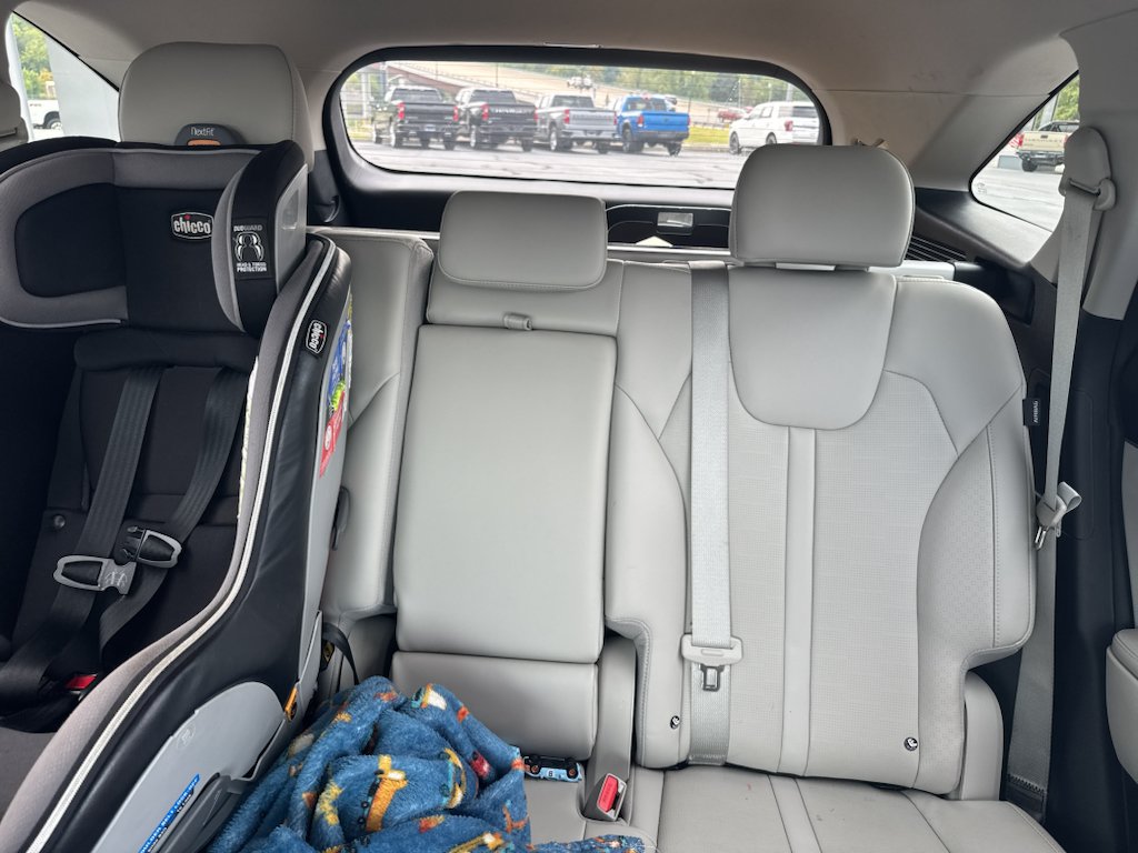 Used 2024 Kia Sorento S w/ Panoramic Sunroof Package FWD image 8