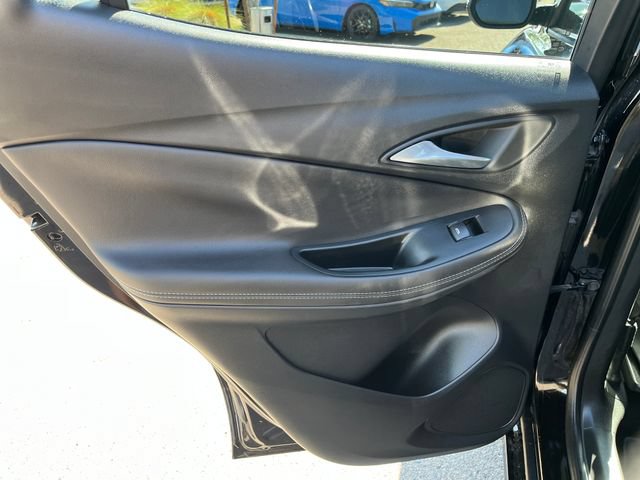 Used 2021 Buick Encore GX Essence w/ Sport Touring Package FWD image 7