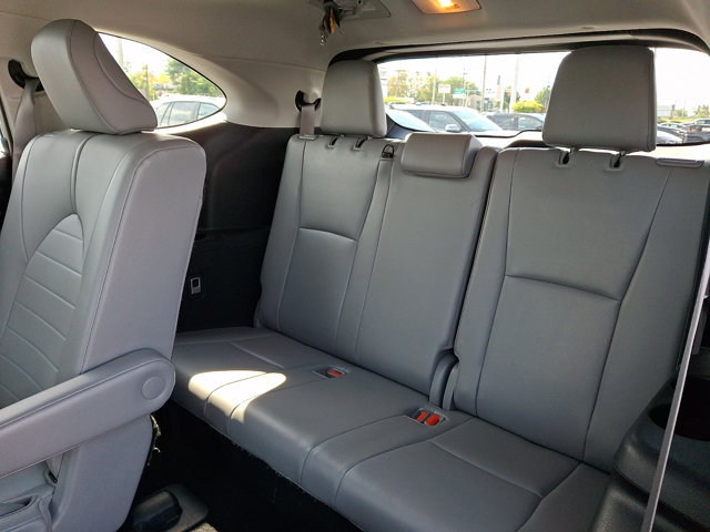 Used 2021 Toyota Highlander XLE AWD/4WD image 12