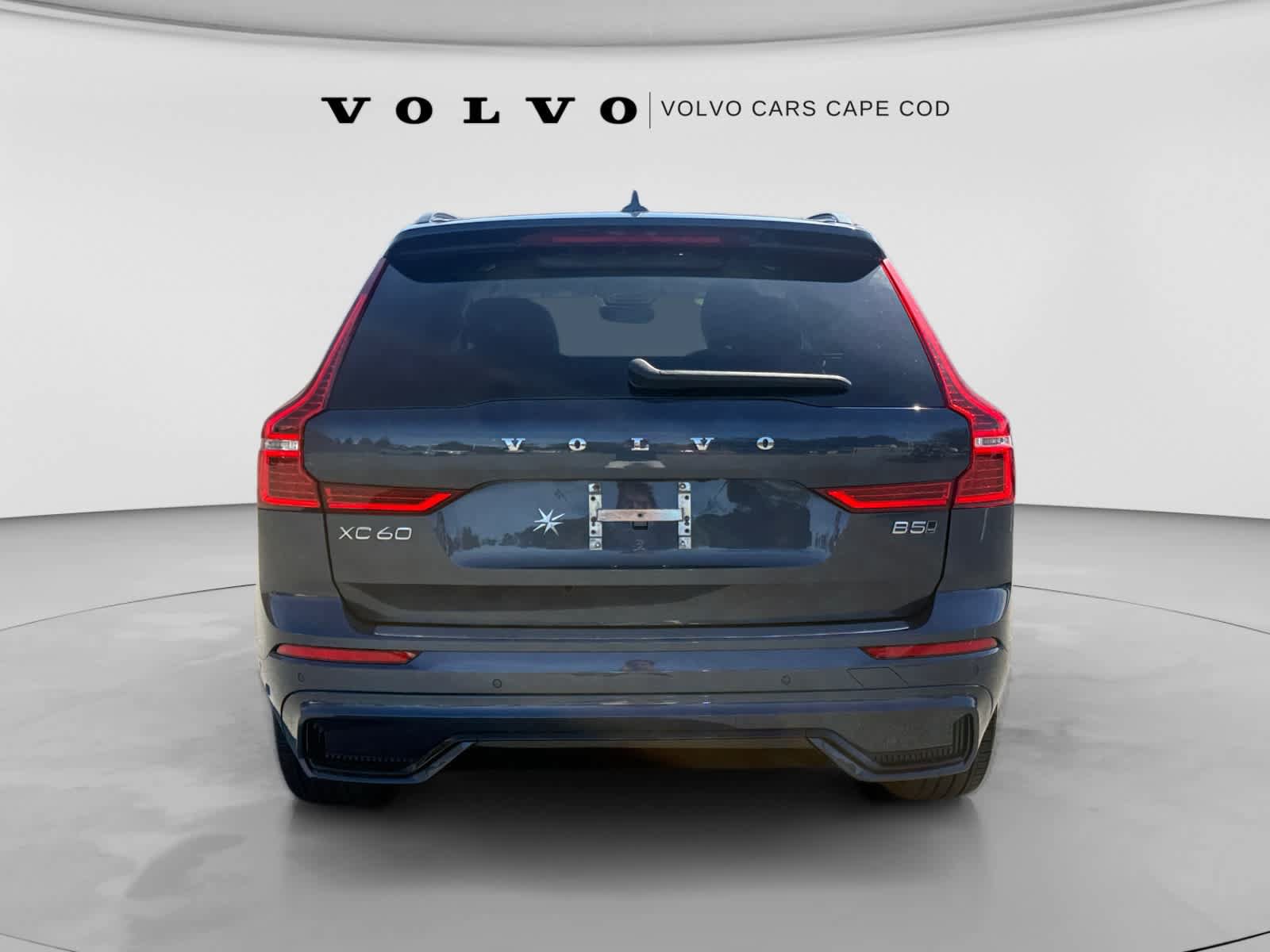 Used 2024 Volvo XC60 B5 Plus w/ Climate Package AWD/4WD image 6