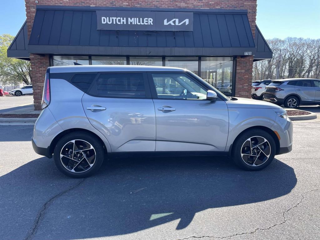 Used 2023 Kia Soul EX image 8