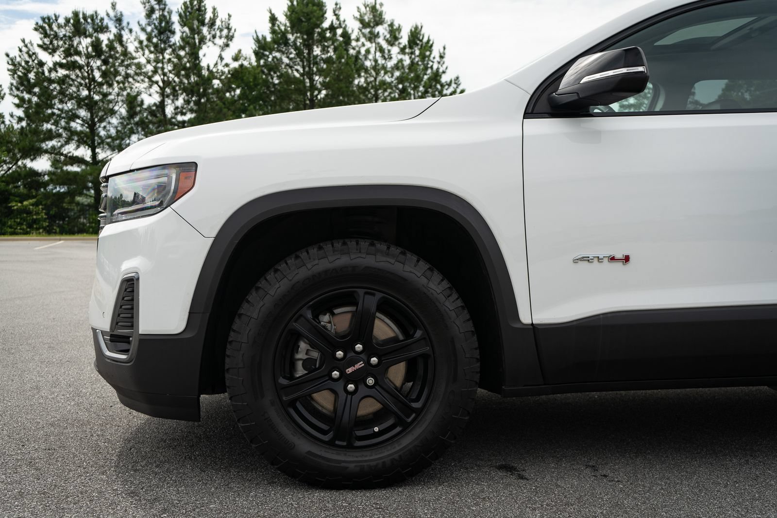 Used 2022 GMC Acadia AT4 w/ Preferred Package AWD/4WD image 4