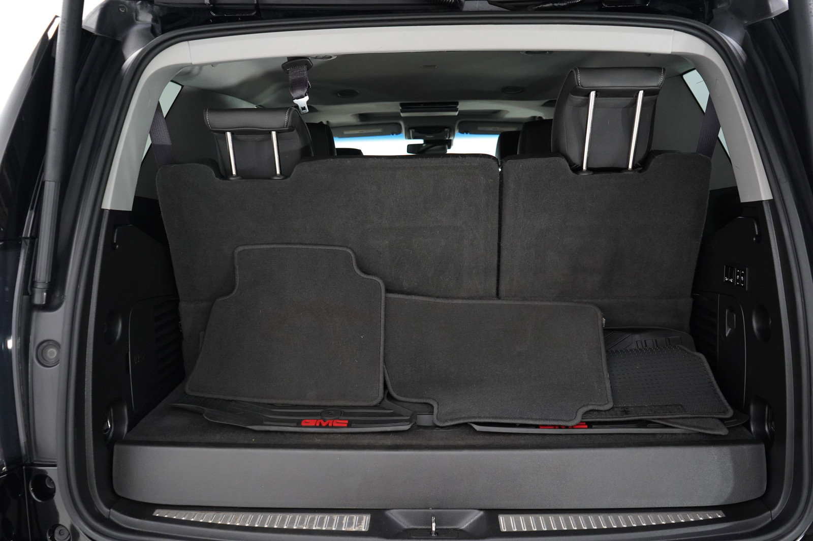 Used 2017 GMC Yukon Denali w/ Open Road Package image 15