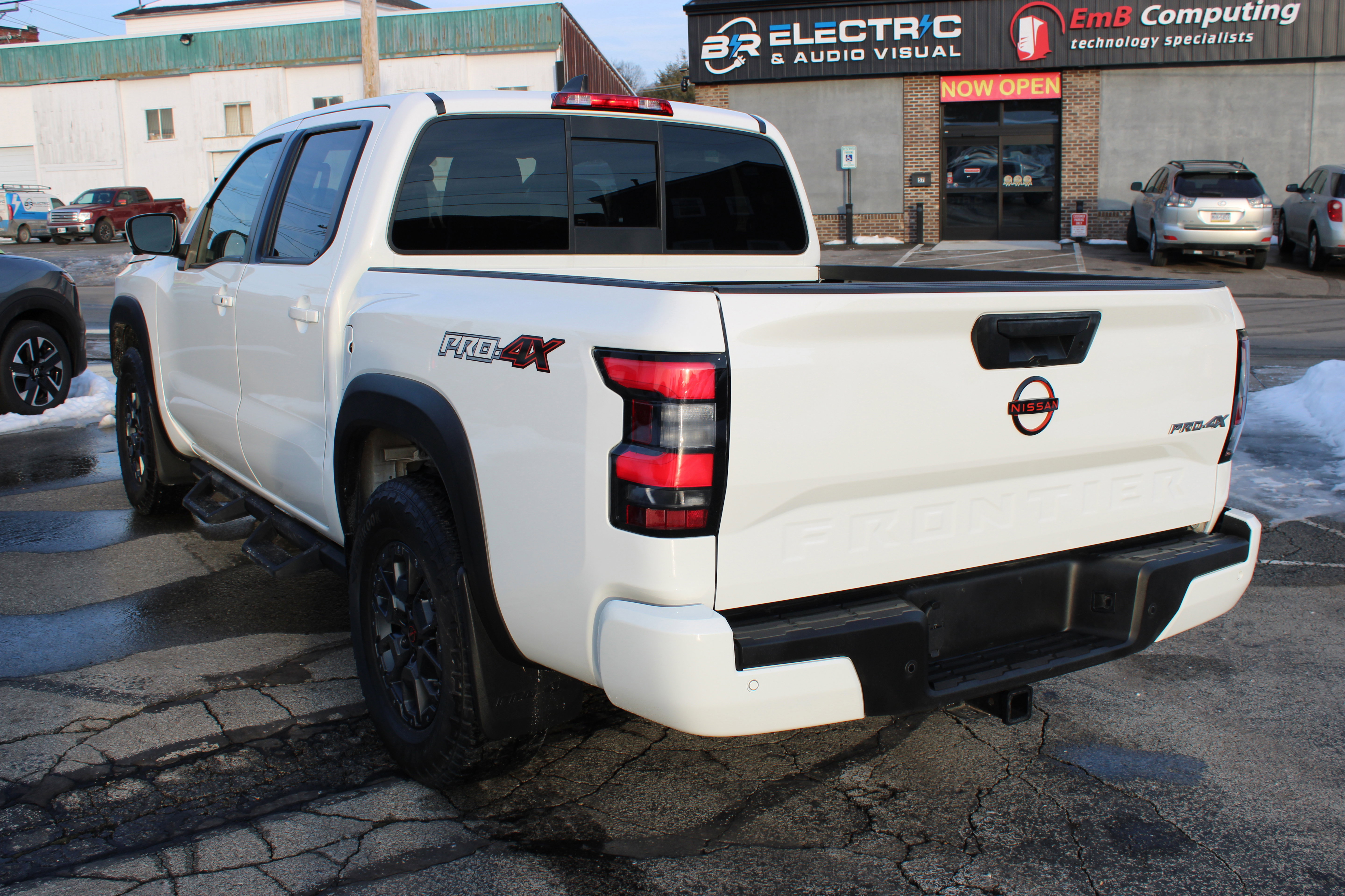 Certified 2022 Nissan Frontier PRO-4X w/ Pro-4X Premium Package image 5