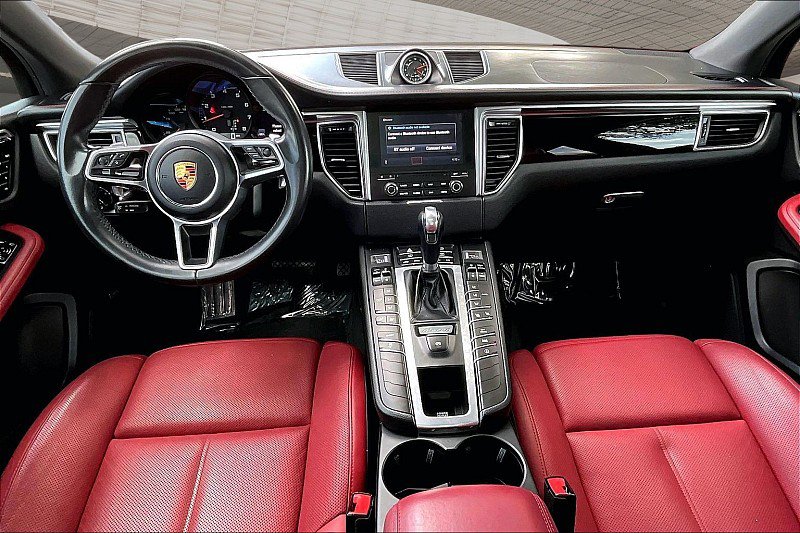 Used 2018 Porsche Macan AWD/4WD image 13