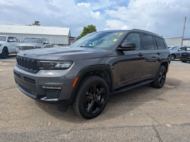 Used 2025 Jeep Grand Cherokee L Limited w/ Black Appearance Package AWD/4WD image 8