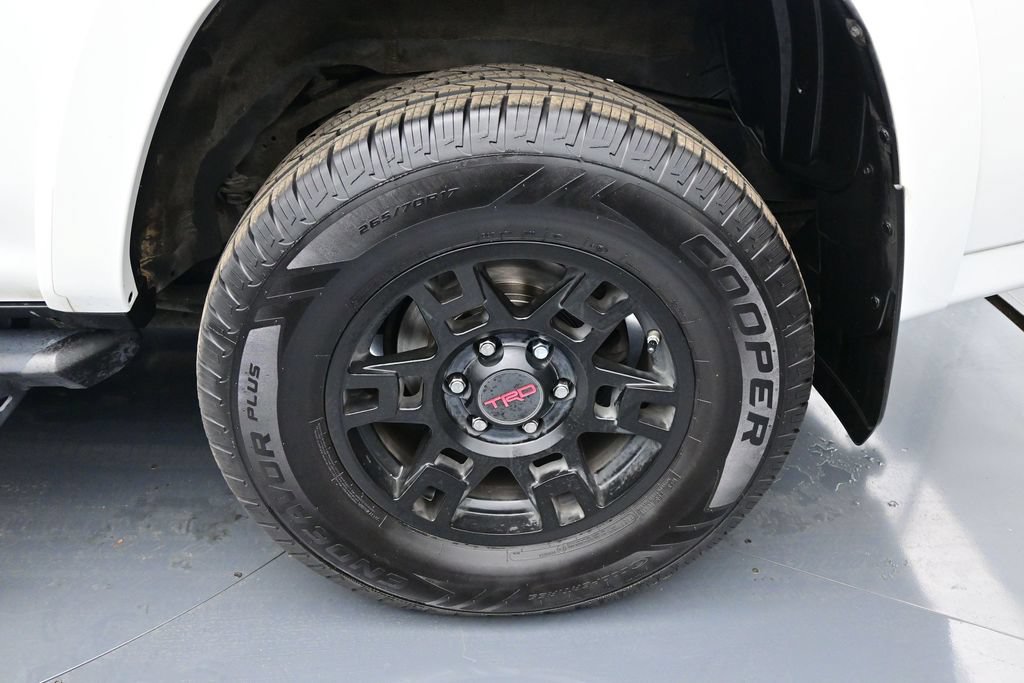 Used 2021 Toyota 4Runner Venture w/ Moonroof Package AWD/4WD image 26