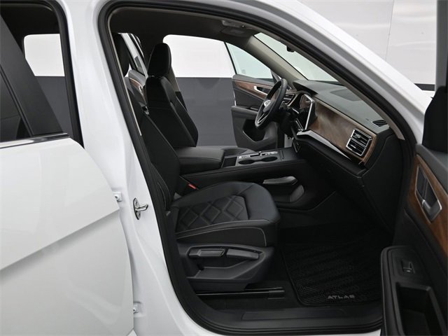 New 2026 Volkswagen Atlas SE image 14