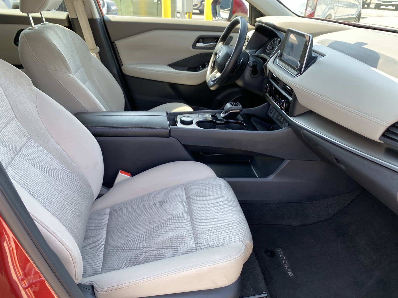 Used 2025 Nissan Rogue SV AWD/4WD image 23