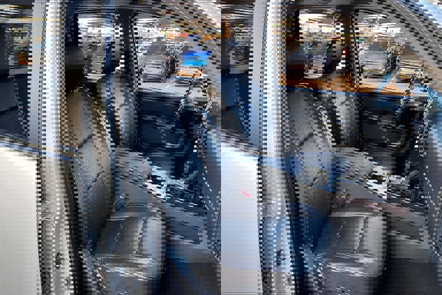 Used 2015 Nissan Titan SL w/ SL Moonroof Package image 9